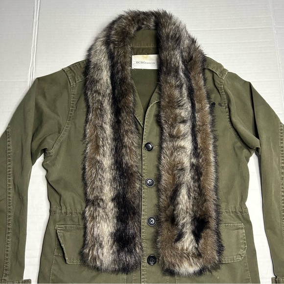 BCBG Military Green Collared Afghan Jacket Women’s XS Faux Fur Trim - Picture 5 of 13